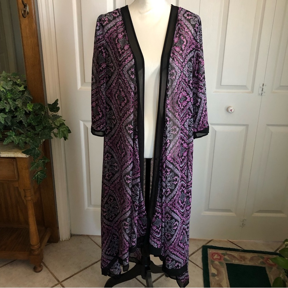 Torrid black and purple print kimono style robe